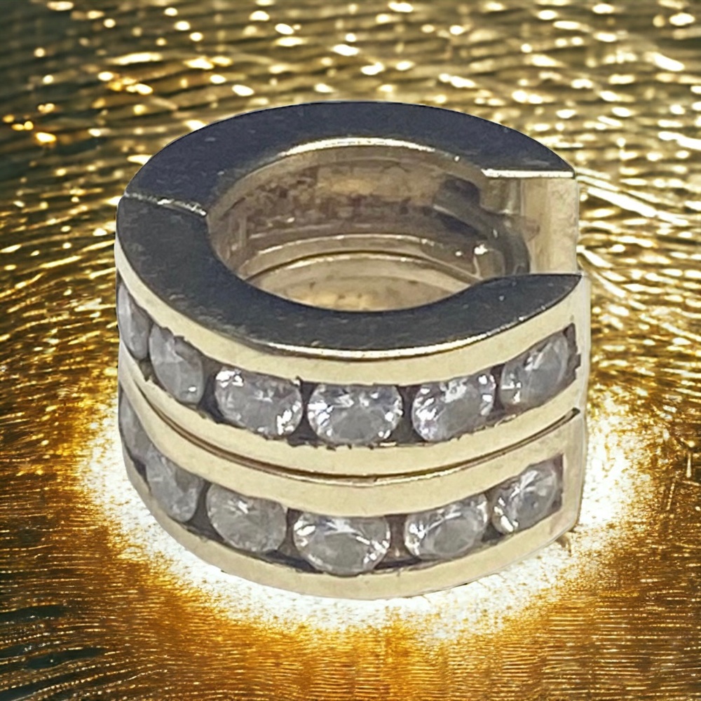 Vintage 90’s: Diamond Huggies Earrings ☼ 12 Channel Set Round Stones ☼ 18K Gold - Picture 8 of 16